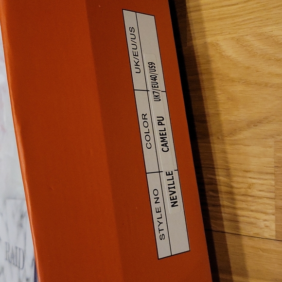 Shoes - Picture 5 of 6